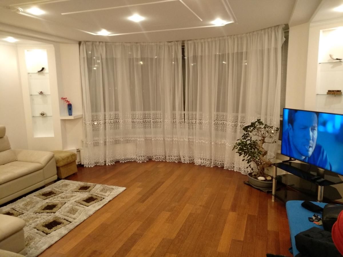 Апартаменты Трехкомнатная квартира 84м2 в хорошем месте Минск-22